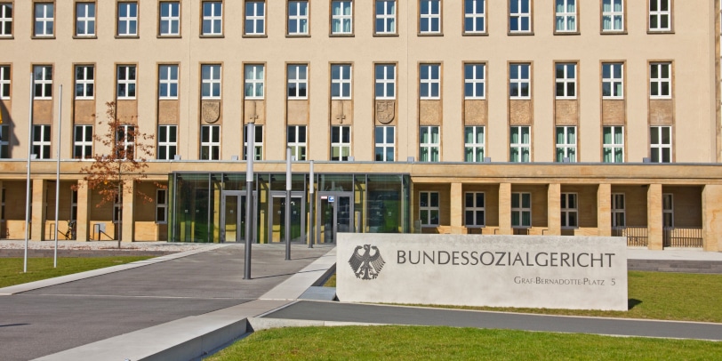 Für unsere Mandantinnen und Mandanten haben wir einen Sieg vor dem Bundessozialgericht errungen.